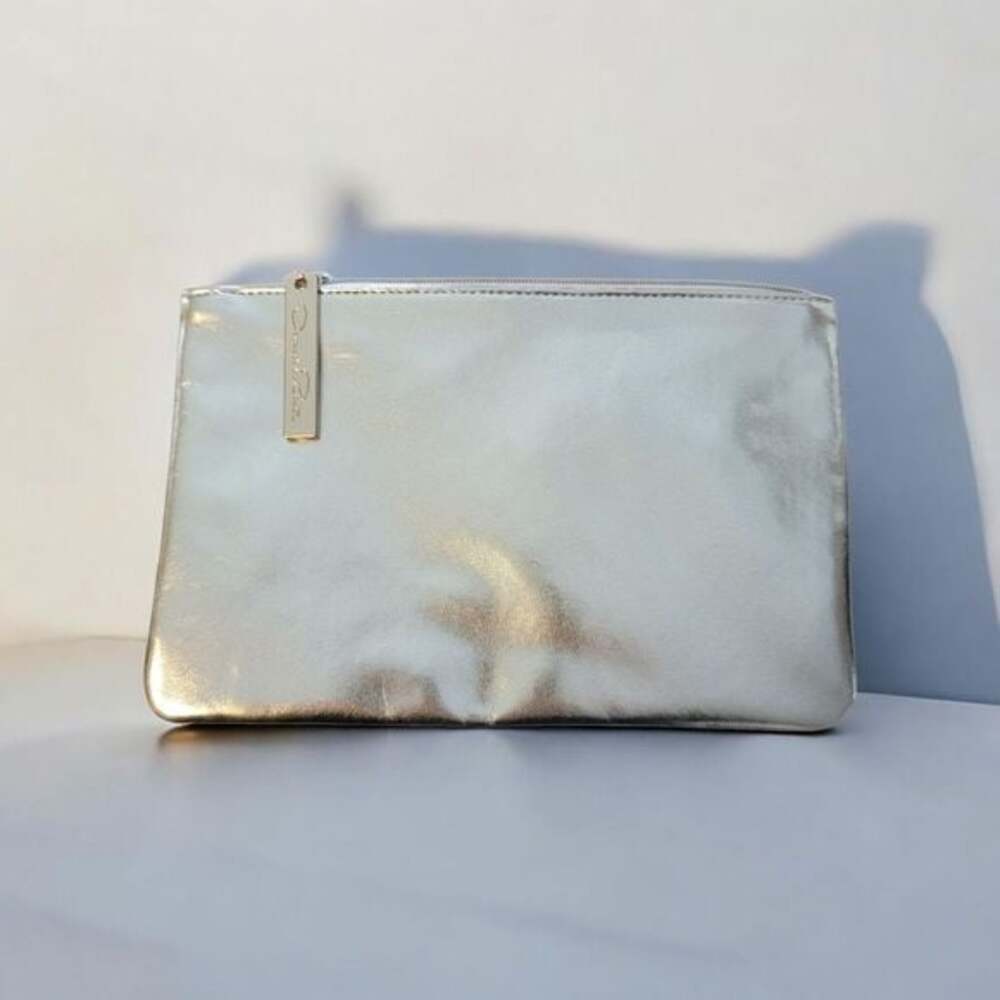 Oscar De La Renta Elegant Silver Clutch Bag